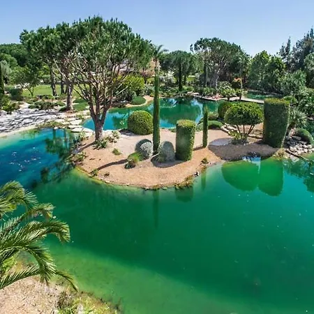 Villa Sleeps 8 With Pool Air Con And Wifi