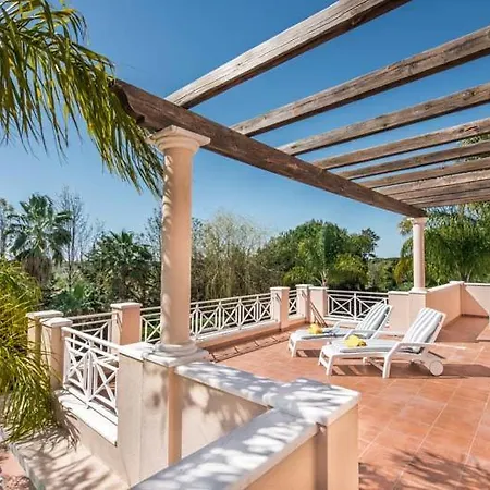 Villa Sleeps 8 With Pool Air Con And Wifi *