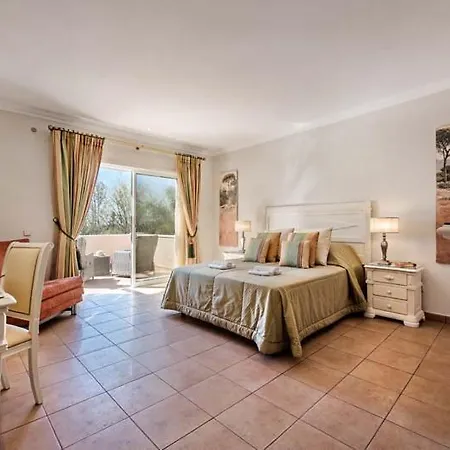 Villa Sleeps 8 With Pool Air Con And Wifi