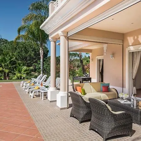 Villa Sleeps 8 With Pool Air Con And Wifi Escanxinhas